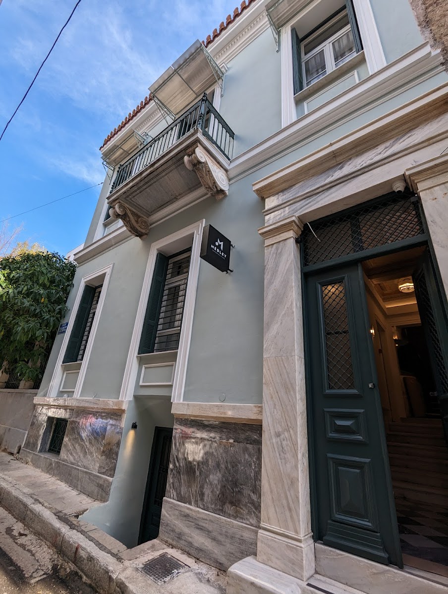 A-13 Luxury Rooms at Monastiraki Railway Station