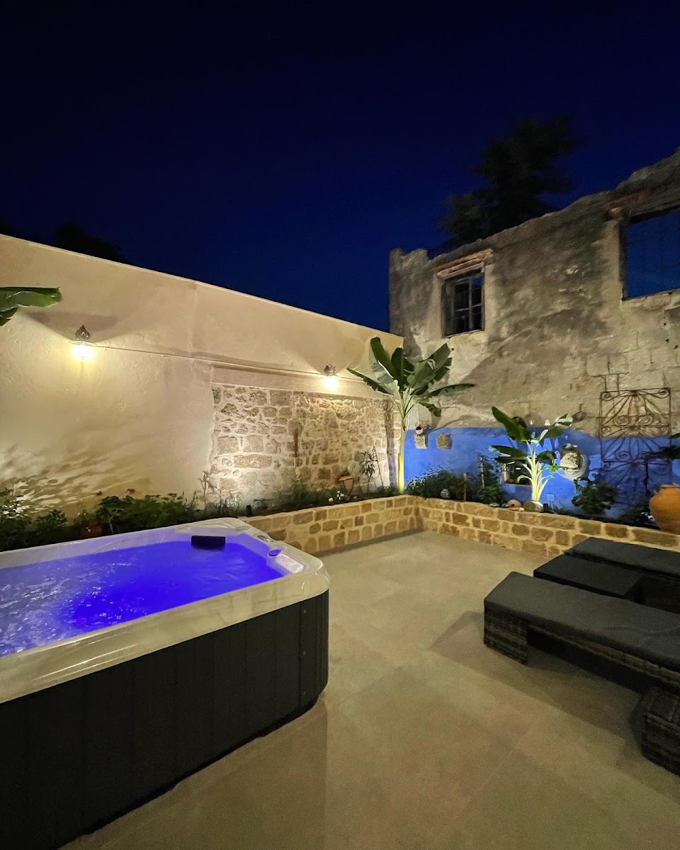 A33 Rhodes Old Town House