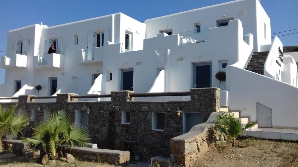 Agia Anna on the beach, Paraga Studios