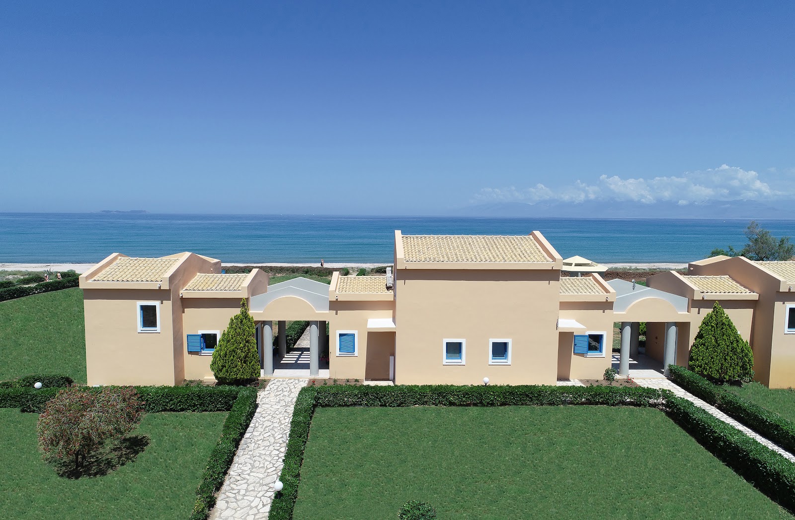 Almyros Beach Resort & SPA