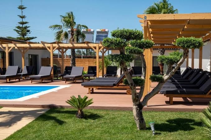 APARTMENTS NEAR AIRPORT PARADISE APARTMENTS