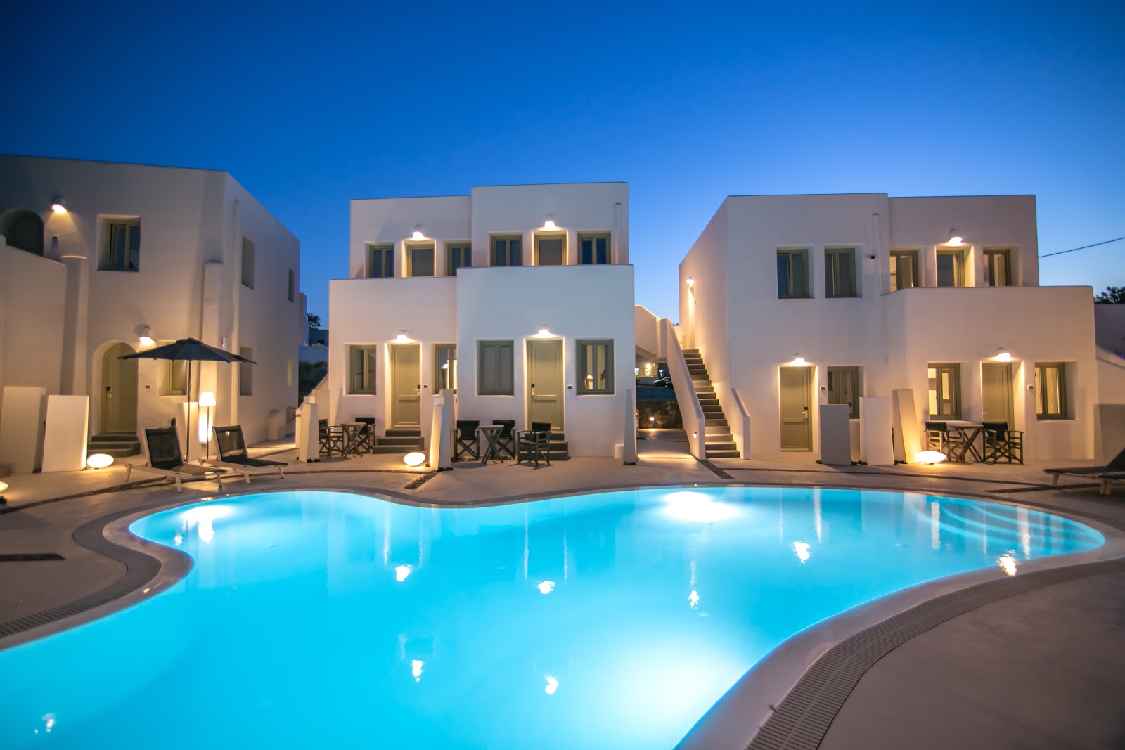 AVAL All Suite Hotel