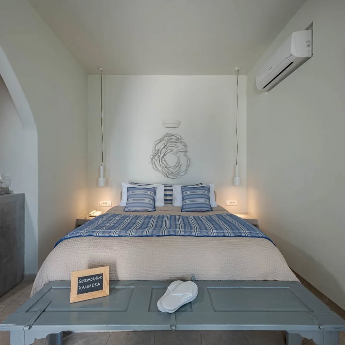 Blue Dolphins Santorini