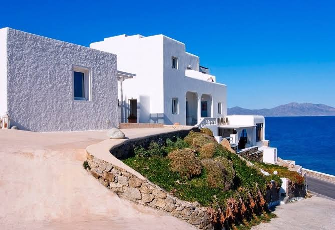 Bonzoe Suites & Villas