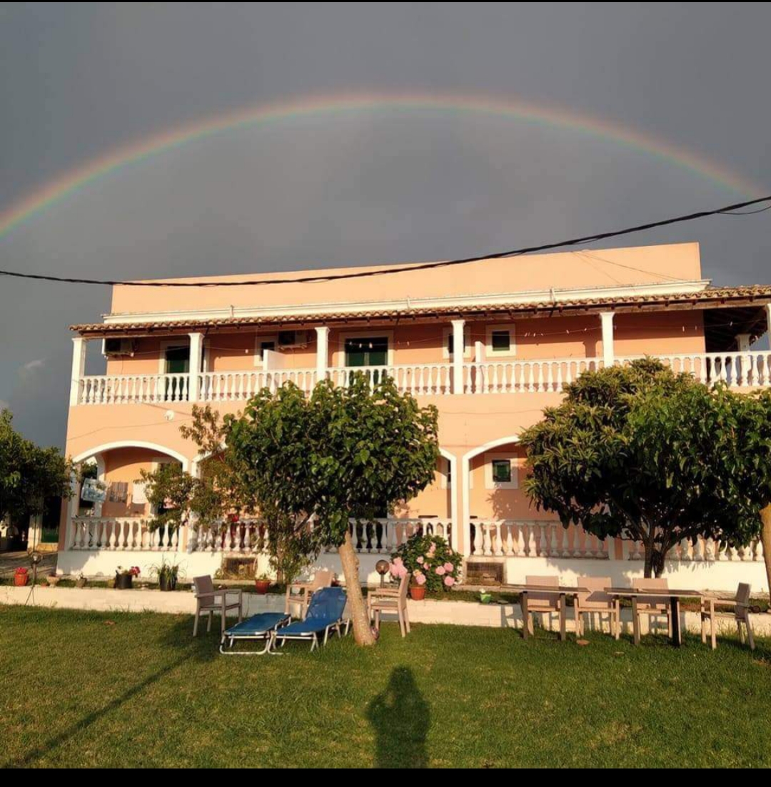 Bruskos Hotel &Suites