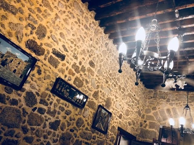 Camelot Traditional & Classic Hotel