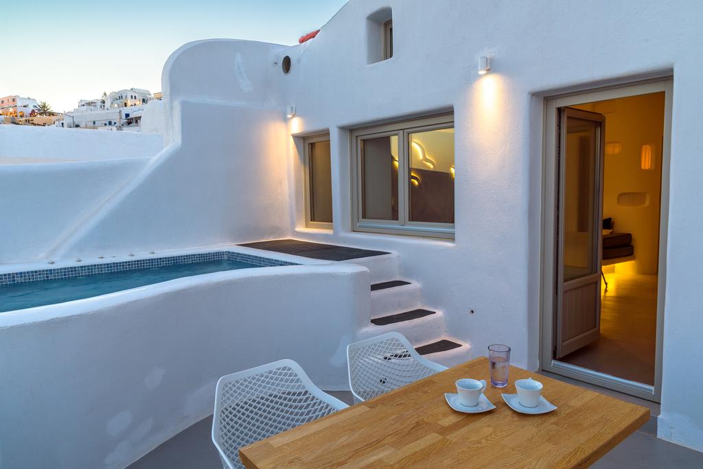 Canaves Oia Suites