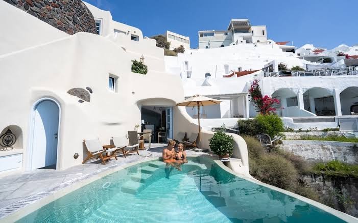 Chelidonia Luxury Suites