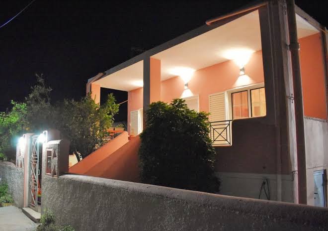 Coastline Maisonette near Athens Airport