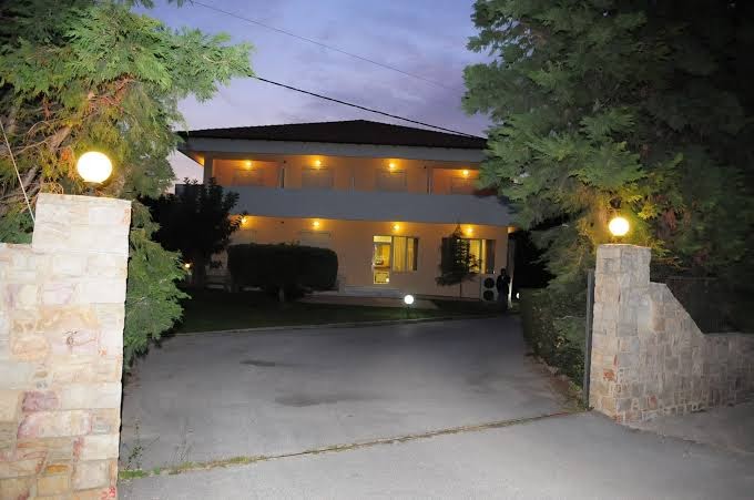 Double M Athens Airport