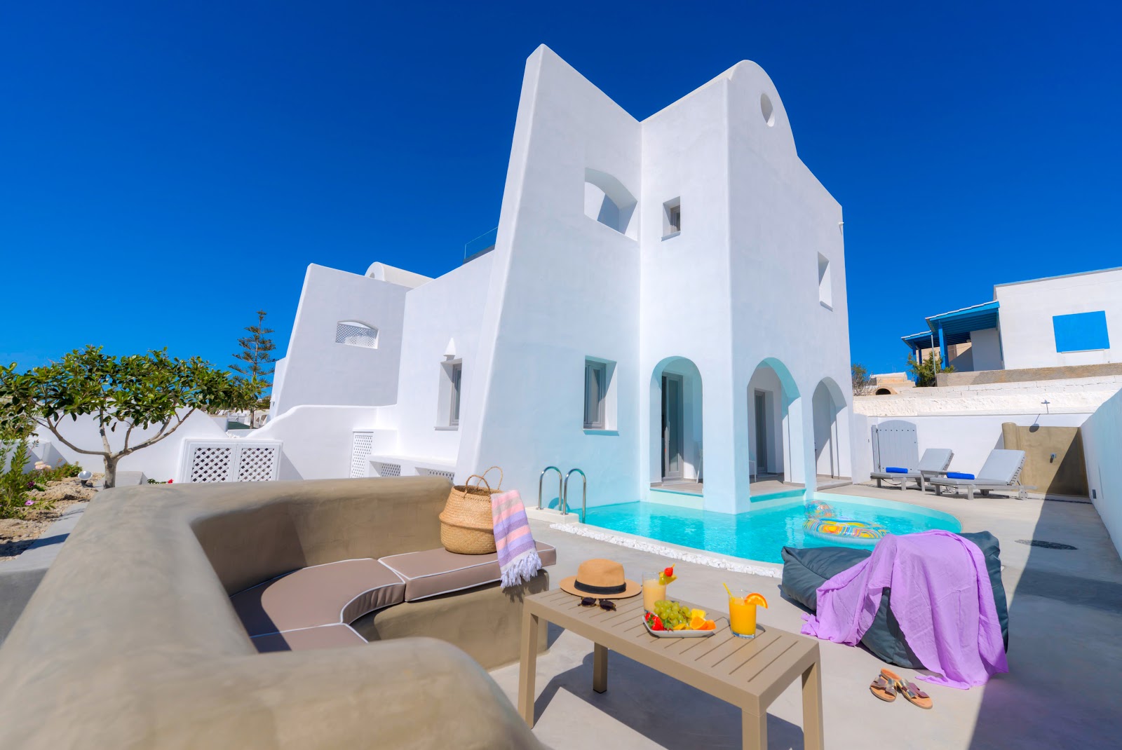 Elements Cave Suites