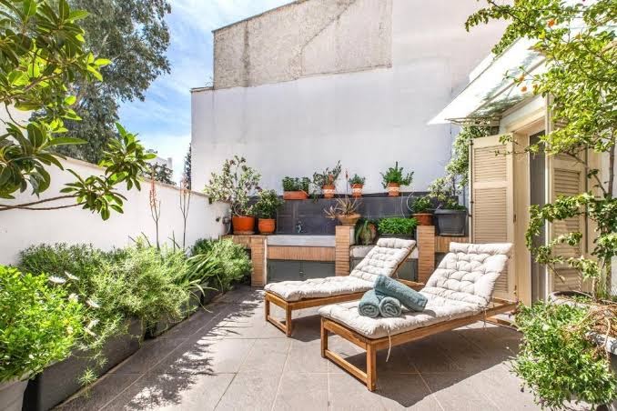 Elliot Petralona, Athens