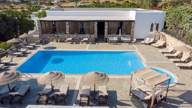 Helen's Minimal Studios & Apartments