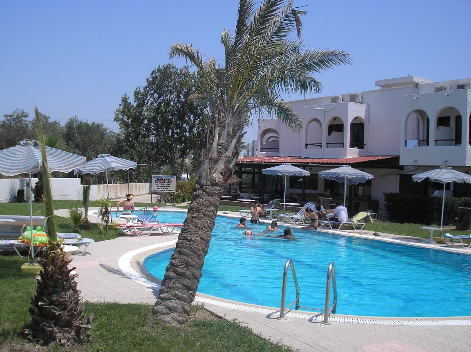 Hillside Studios and Apartments