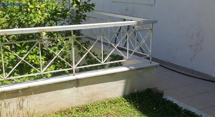 Joan's airport apartment