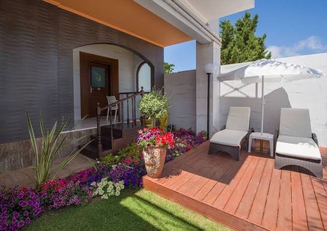 Kavos Hotel & Suites