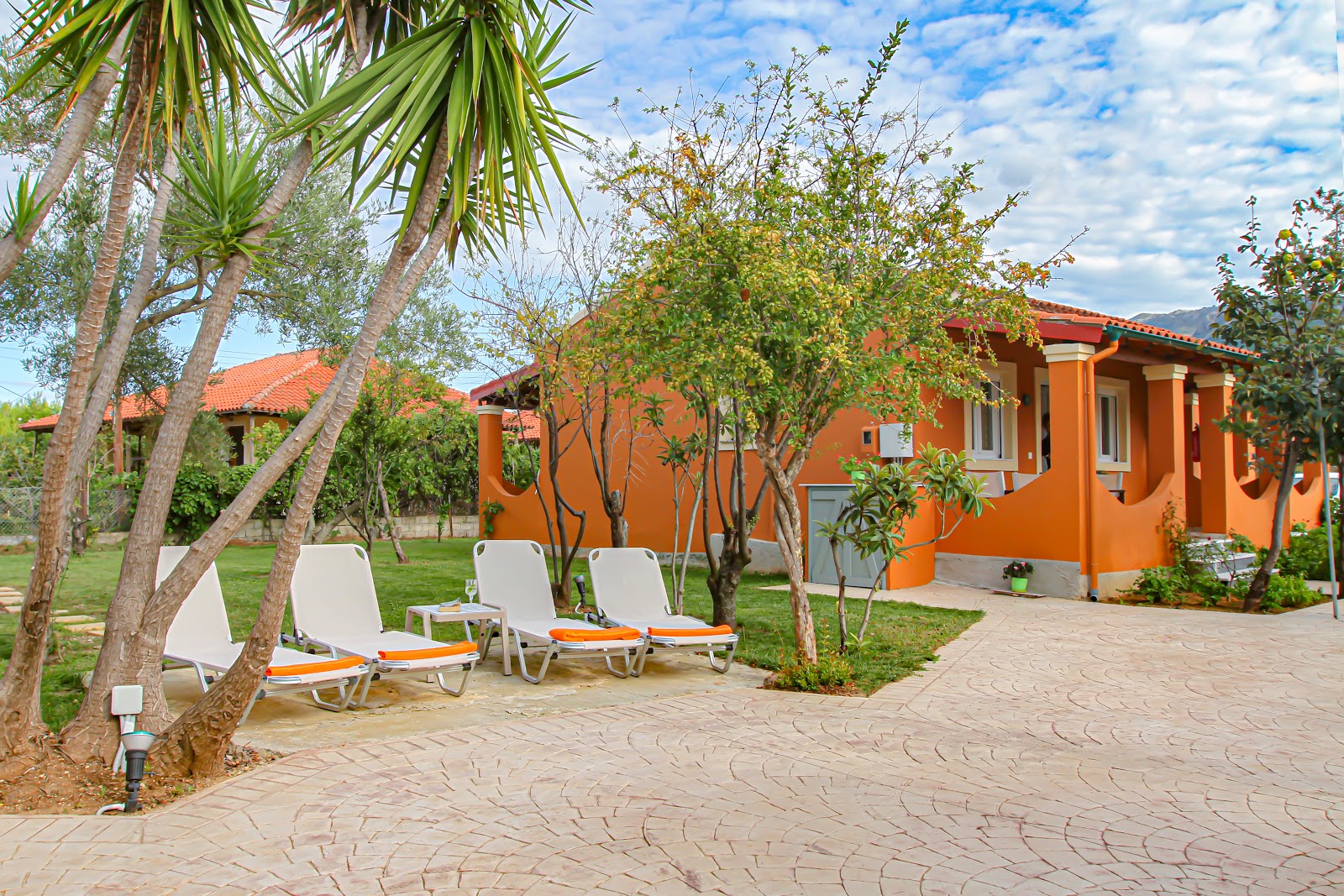 Kormoranos beach hotel