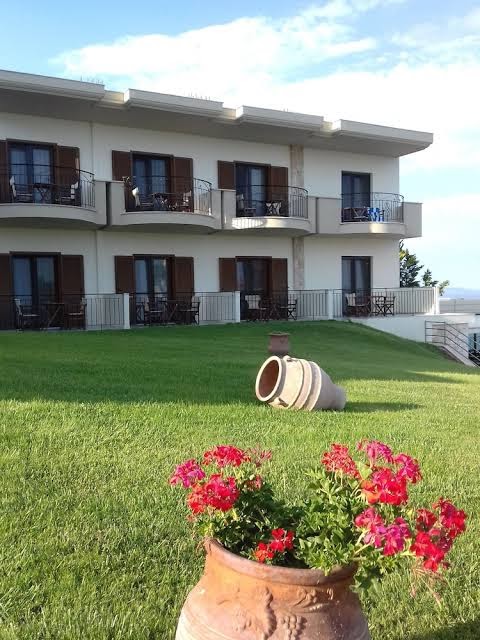 Lagaria Hotel & Apartments