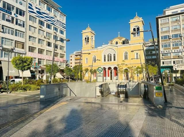 Limehome Piraeus Iris