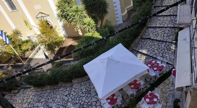 Luminous 2BD Stone Apartment