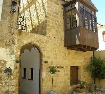 Medieval Rose Hotel