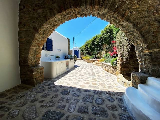 Mykonos Divino