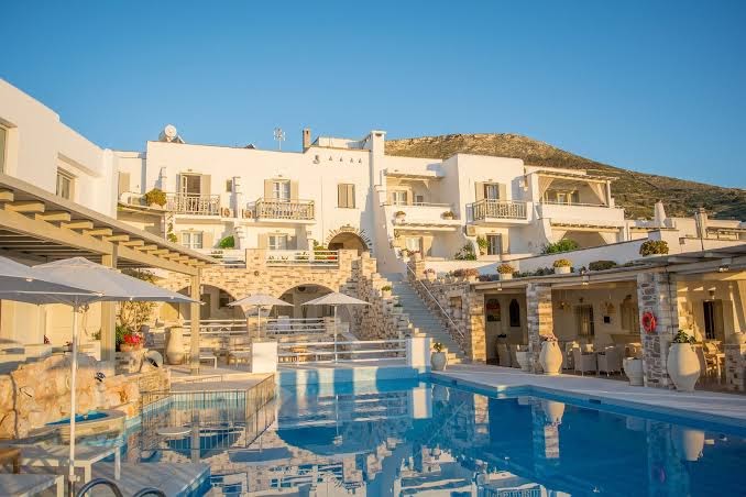 Paros Palace suites