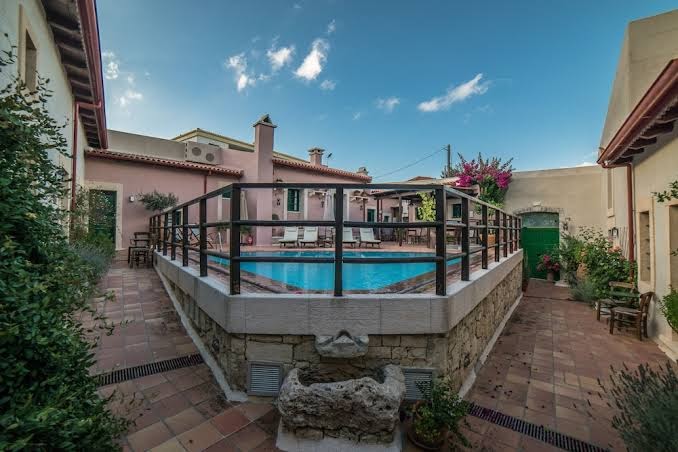 Petronikolis Traditional House