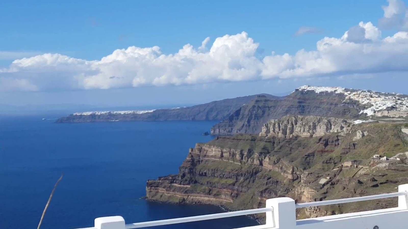 Pleasure Beachside studios Perissa santorini