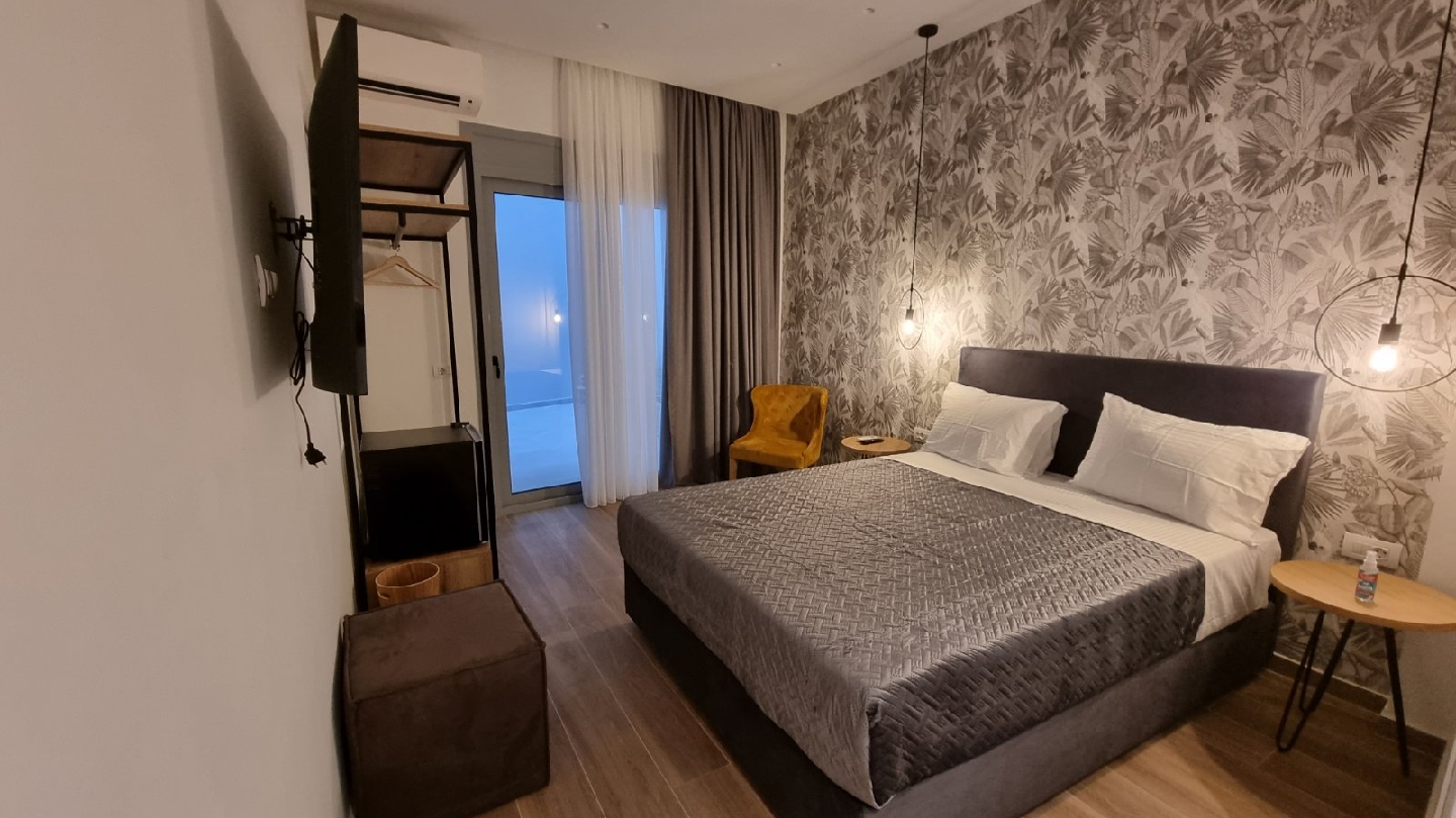 Royal Gold City Suites