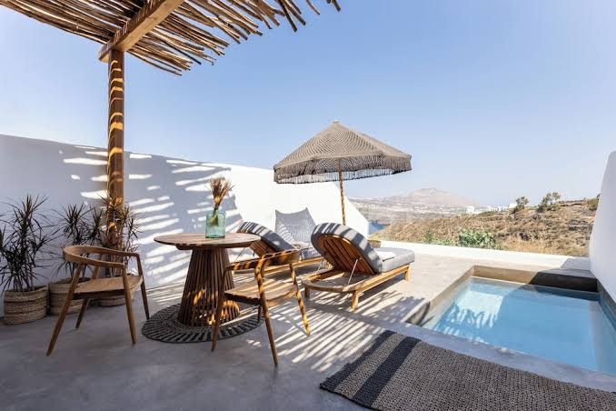 Santorini Summer Lovers