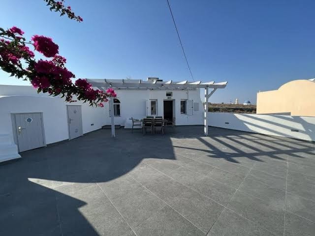 SANTORINI VILLATZIO SUITES MESARIA