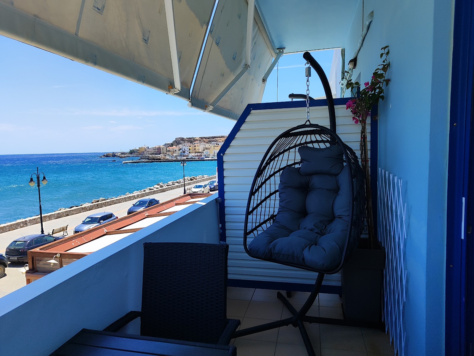 Scorpios Family rooms and cafe