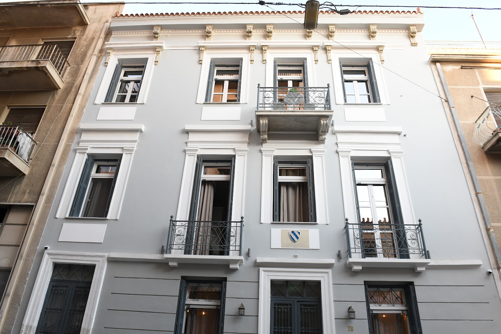 Strefi Hill ABR Suites