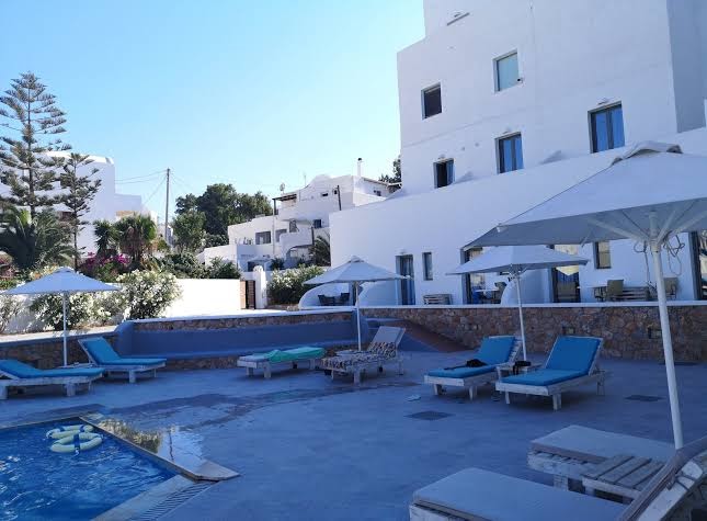 The Muses of Santorini Suites