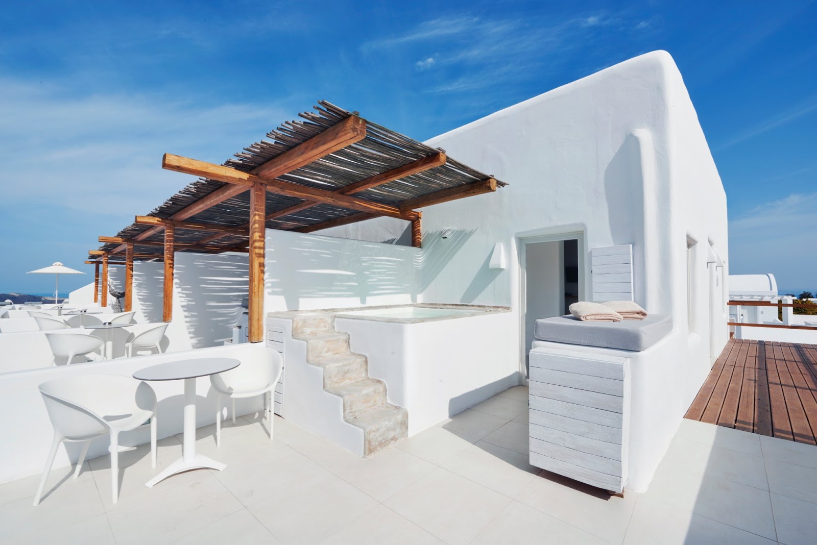 Theano Cave Suites & Villas