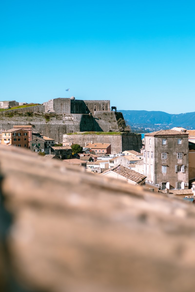 Vailato Loft Luxury Suites / Vailato swan white suite