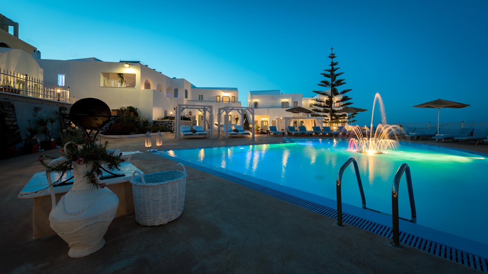 White Concept Caves Santorini