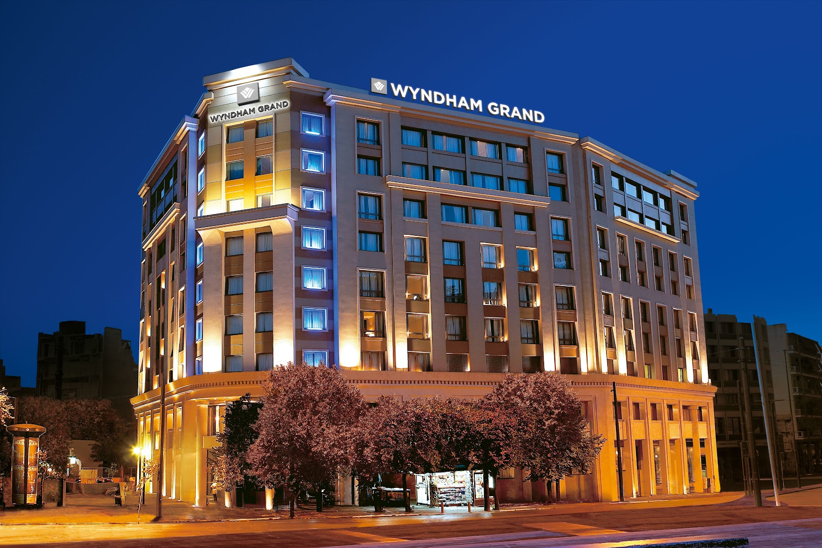 ZEUS Essence Wyndham Athens Residence