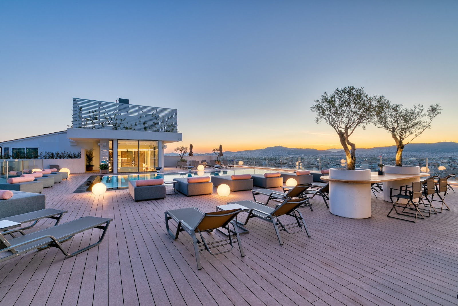 ZEUS Essence Wyndham Athens Residence